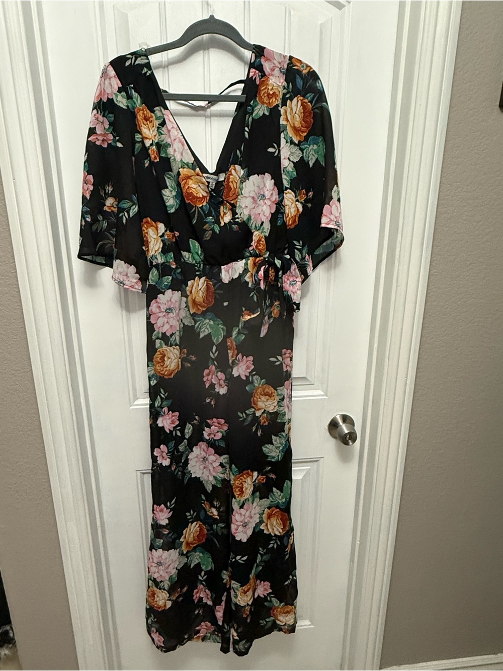 Bailey Black Chiffon Jumpsuit Women Size Small Black Floral V-Neck (32-6)